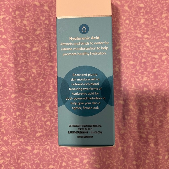 TruSkin Hyaluronic Acid Facial Serum - Picture 2 of 4